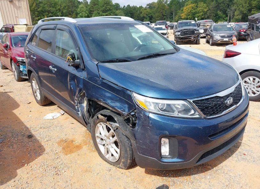 2014 Kia Sorento LX (VIN 5XYKT3A6XEG437560) main photo