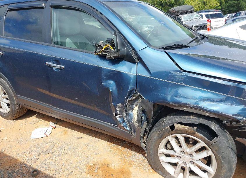 Photo 12 of 2014 Kia Sorento LX (VIN 5XYKT3A6XEG437560)