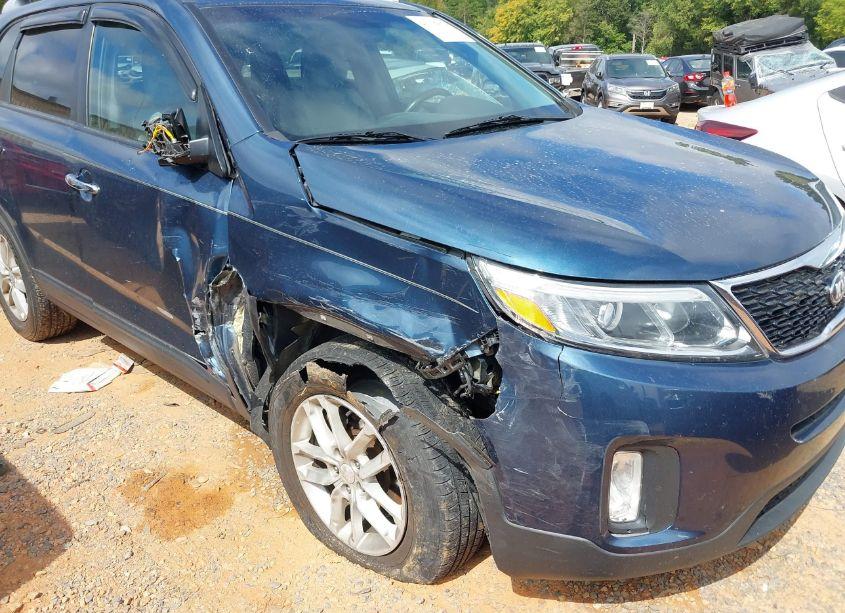 Photo 6 of 2014 Kia Sorento LX (VIN 5XYKT3A6XEG437560)