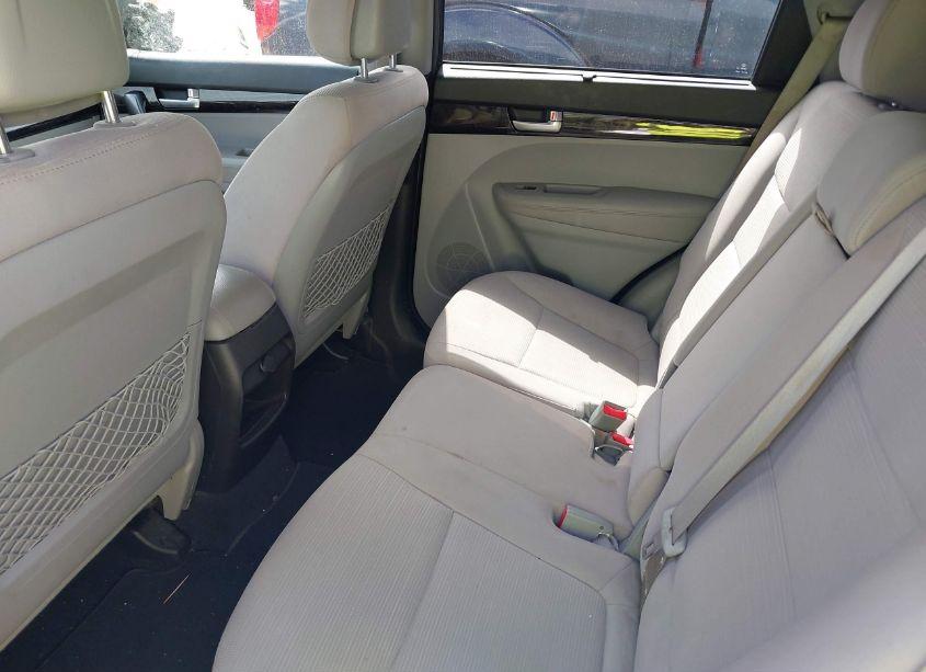 Photo 8 of 2014 Kia Sorento LX (VIN 5XYKT3A6XEG437560)