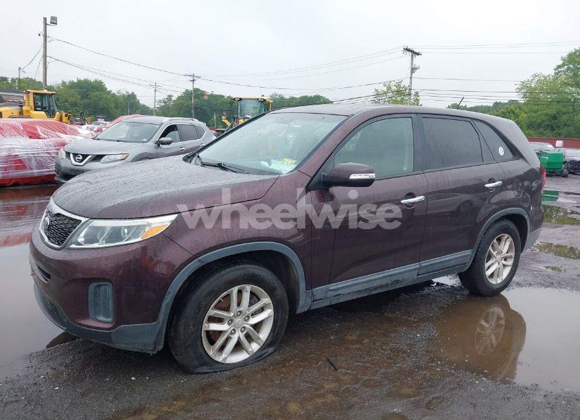 Photo 12 of 2014 Kia Sorento LX (VIN 5XYKT3A6XEG543006)