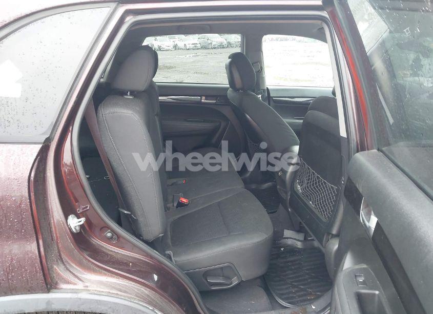 Photo 8 of 2014 Kia Sorento LX (VIN 5XYKT3A6XEG543006)