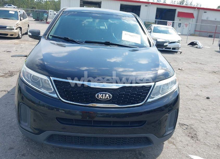 Photo 6 of 2015 Kia Sorento LX (VIN 5XYKT3A6XFG572913)