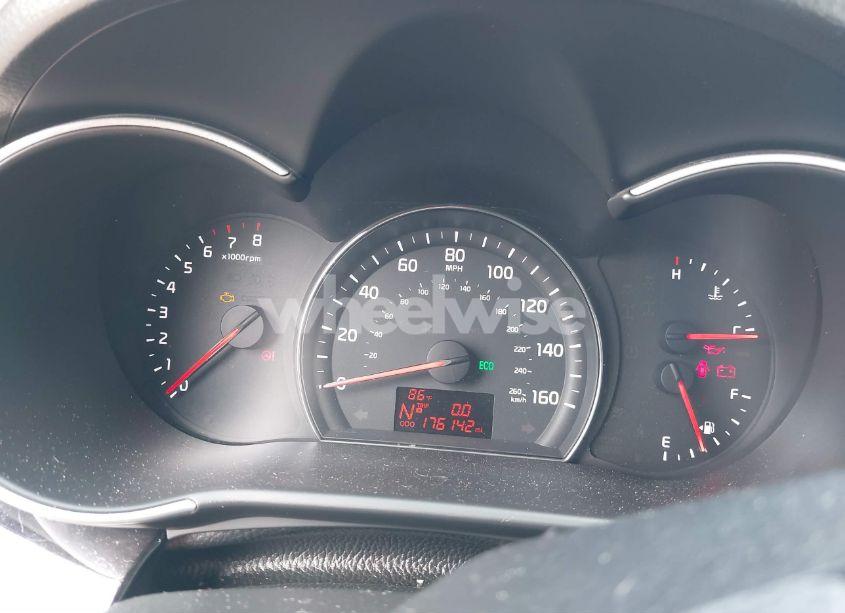 Photo 7 of 2015 Kia Sorento LX (VIN 5XYKT3A6XFG572913)