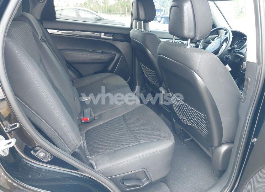 Photo 8 of 2015 Kia Sorento LX (VIN 5XYKT3A6XFG572913)