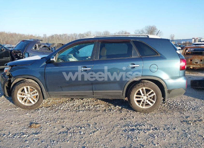 Photo 14 of 2015 Kia Sorento LX (VIN 5XYKT3A6XFG589467)