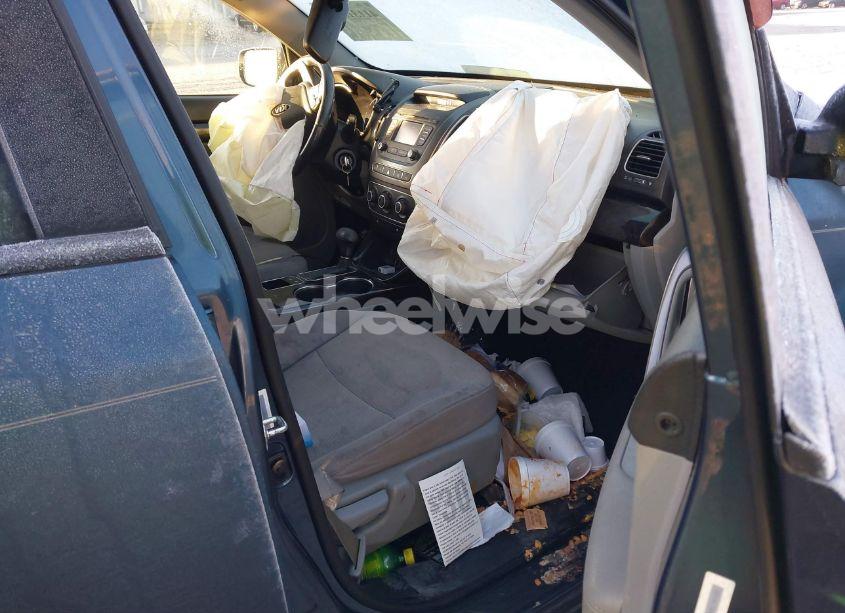 Photo 5 of 2015 Kia Sorento LX (VIN 5XYKT3A6XFG589467)