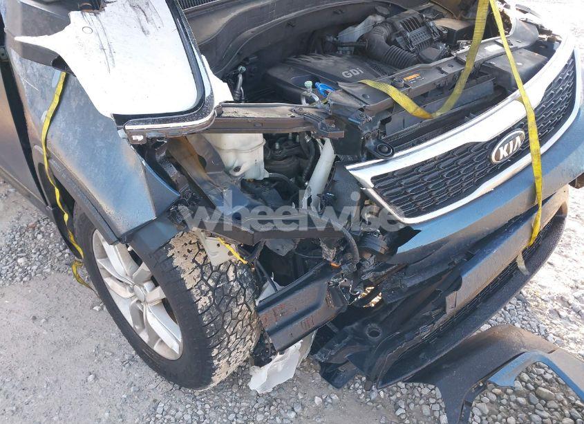 Photo 6 of 2015 Kia Sorento LX (VIN 5XYKT3A6XFG589467)