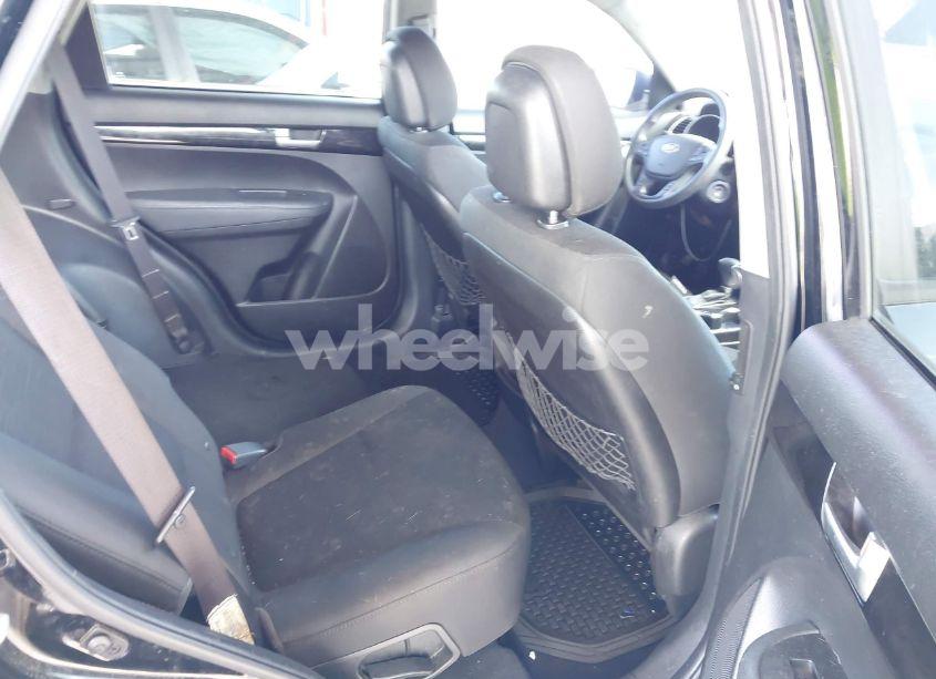 Photo 8 of 2015 Kia Sorento LX (VIN 5XYKT3A6XFG607210)