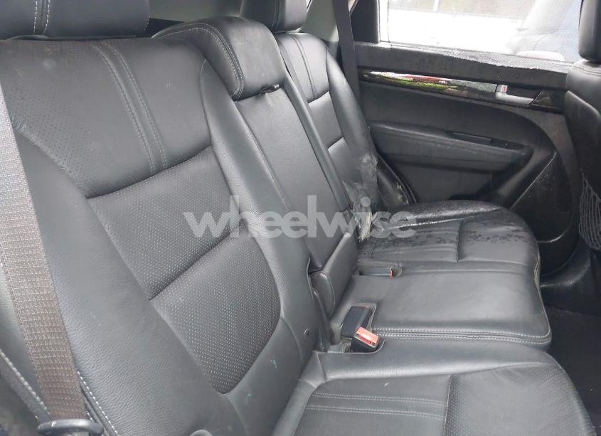 Photo 8 of 2015 Kia Sorento LX (VIN 5XYKT3A6XFG622810)