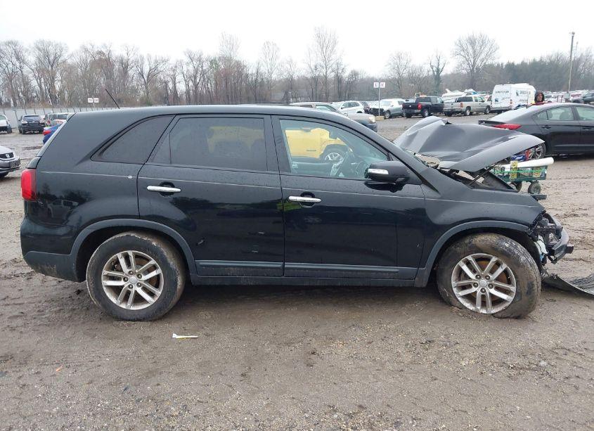 Photo 13 of 2015 Kia Sorento LX (VIN 5XYKT3A6XFG627957)