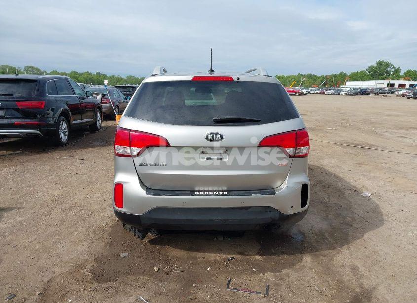 Photo 16 of 2015 Kia Sorento LX (VIN 5XYKT3A6XFG635525)