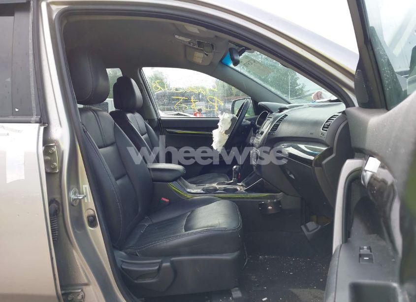 Photo 5 of 2015 Kia Sorento LX (VIN 5XYKT3A6XFG635525)