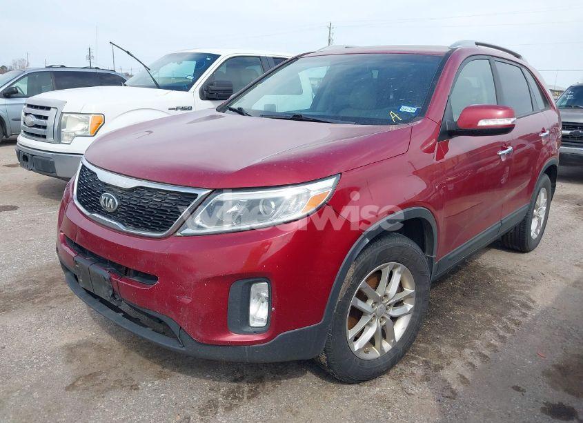 Photo 2 of 2015 Kia Sorento LX (VIN 5XYKT3A6XFG641275)