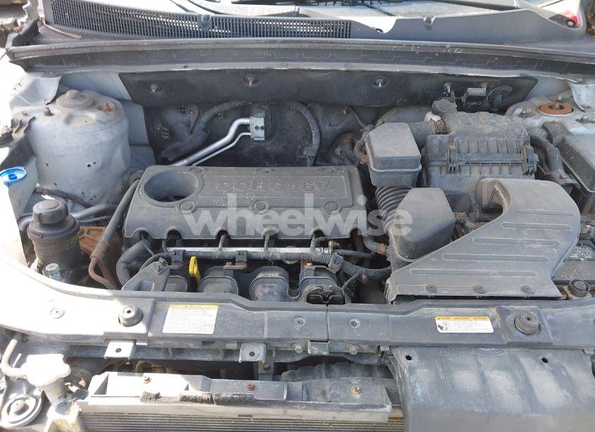 Photo 10 of 2011 Kia Sorento LX (VIN 5XYKT4A10BG090651)
