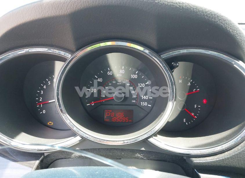 Photo 16 of 2011 Kia Sorento LX (VIN 5XYKT4A10BG090651)