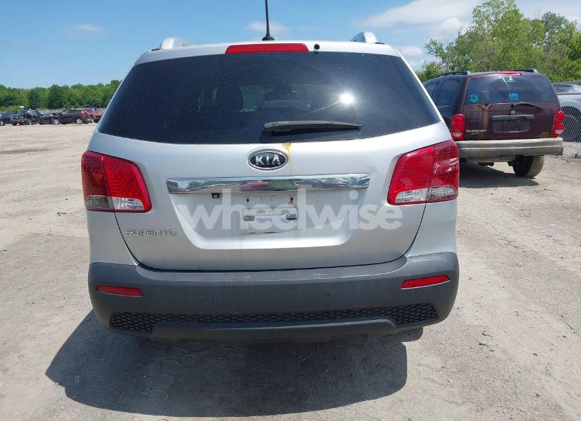 Photo 17 of 2011 Kia Sorento LX (VIN 5XYKT4A10BG090651)