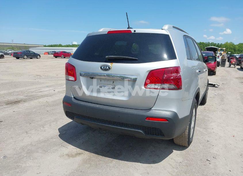 Photo 4 of 2011 Kia Sorento LX (VIN 5XYKT4A10BG090651)