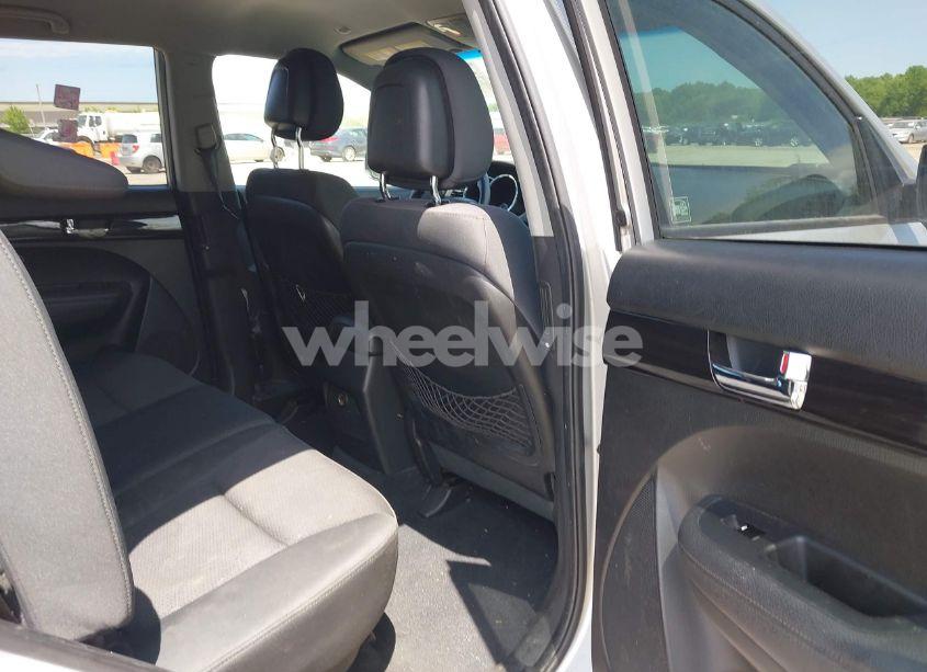 Photo 8 of 2011 Kia Sorento LX (VIN 5XYKT4A10BG090651)