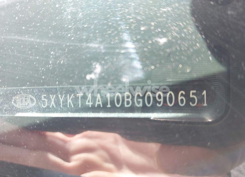 Photo 9 of 2011 Kia Sorento LX (VIN 5XYKT4A10BG090651)