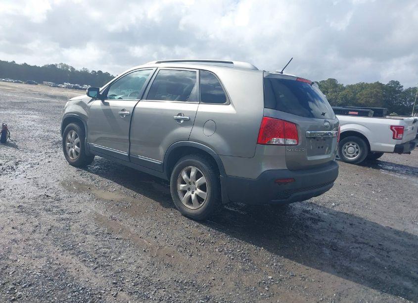 Photo 3 of 2011 Kia Sorento LX (VIN 5XYKT4A10BG155000)