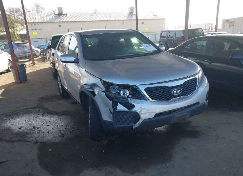 2012 Kia Sorento LX (VIN 5XYKT4A11CG275647) main photo