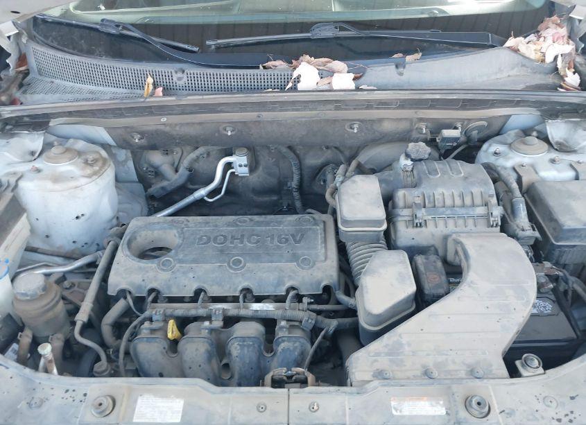 Photo 10 of 2012 Kia Sorento LX (VIN 5XYKT4A11CG275647)