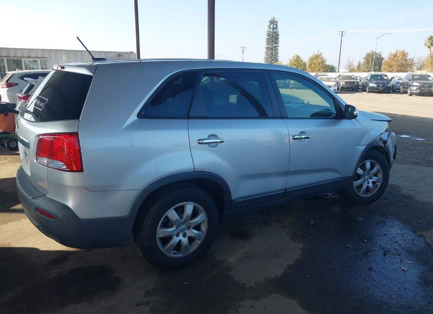 Photo 13 of 2012 Kia Sorento LX (VIN 5XYKT4A11CG275647)