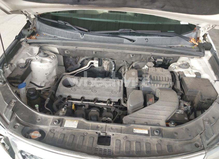 Photo 10 of 2011 Kia Sorento LX (VIN 5XYKT4A12BG094927)