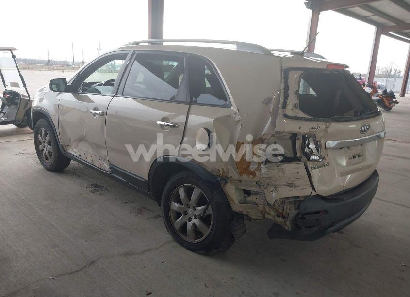 Photo 3 of 2011 Kia Sorento LX (VIN 5XYKT4A12BG094927)