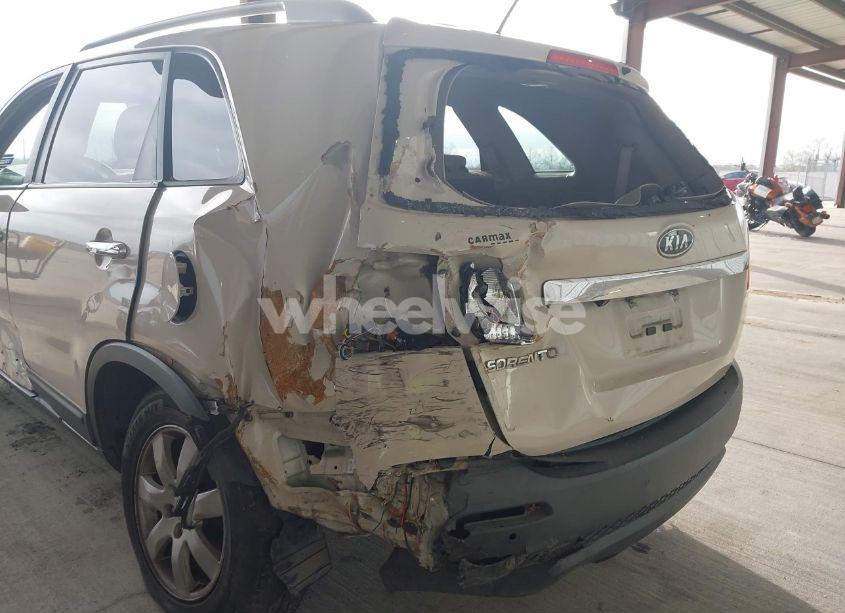 Photo 6 of 2011 Kia Sorento LX (VIN 5XYKT4A12BG094927)