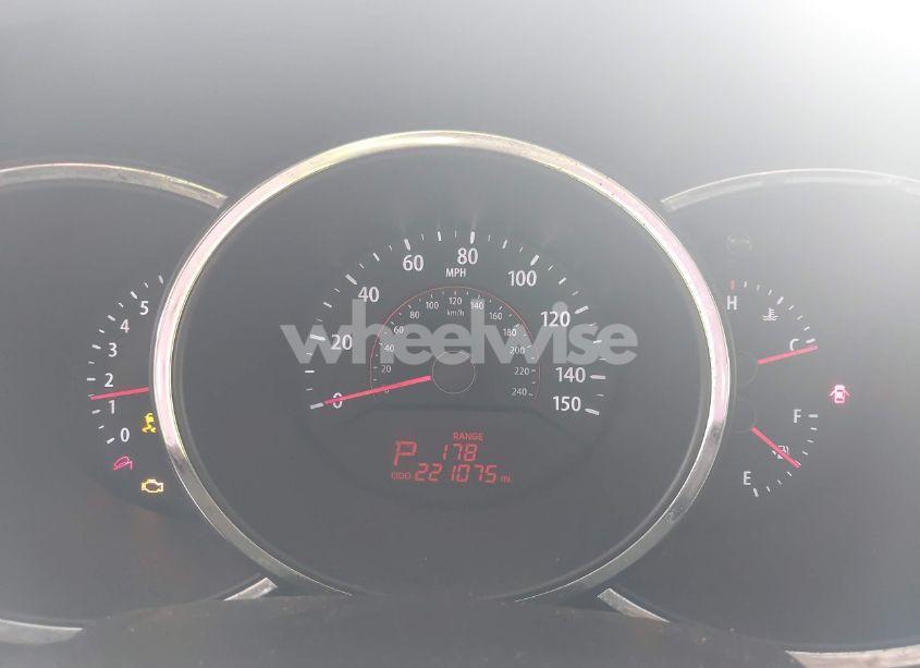 Photo 7 of 2011 Kia Sorento LX (VIN 5XYKT4A12BG094927)