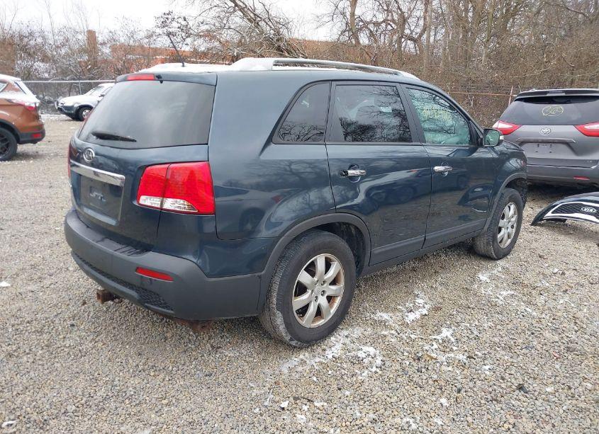 Photo 4 of 2011 Kia Sorento LX (VIN 5XYKT4A12BG106994)