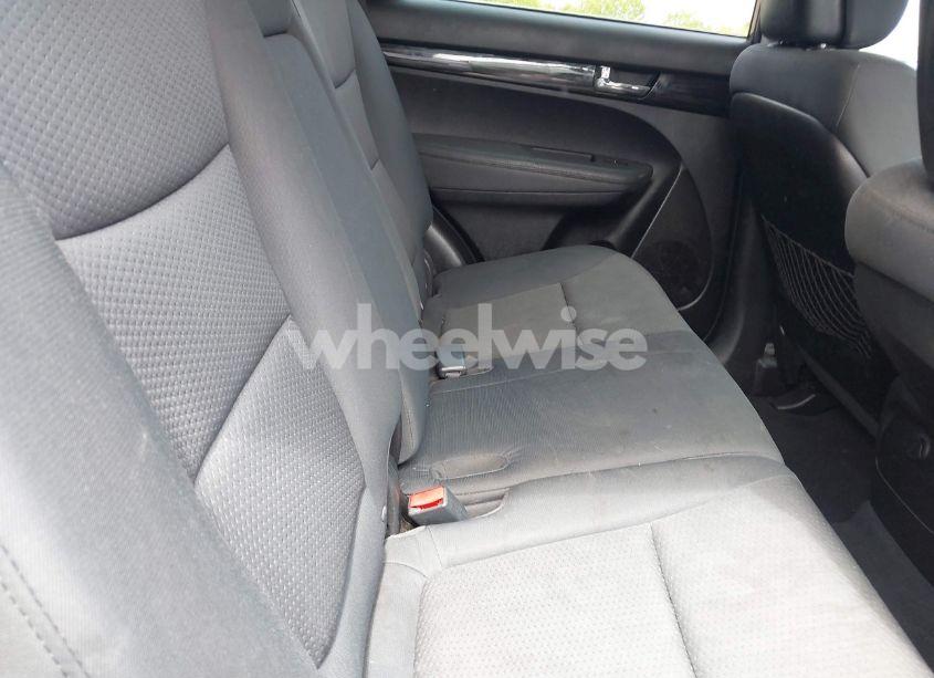 Photo 8 of 2012 Kia Sorento LX (VIN 5XYKT4A12CG248375)