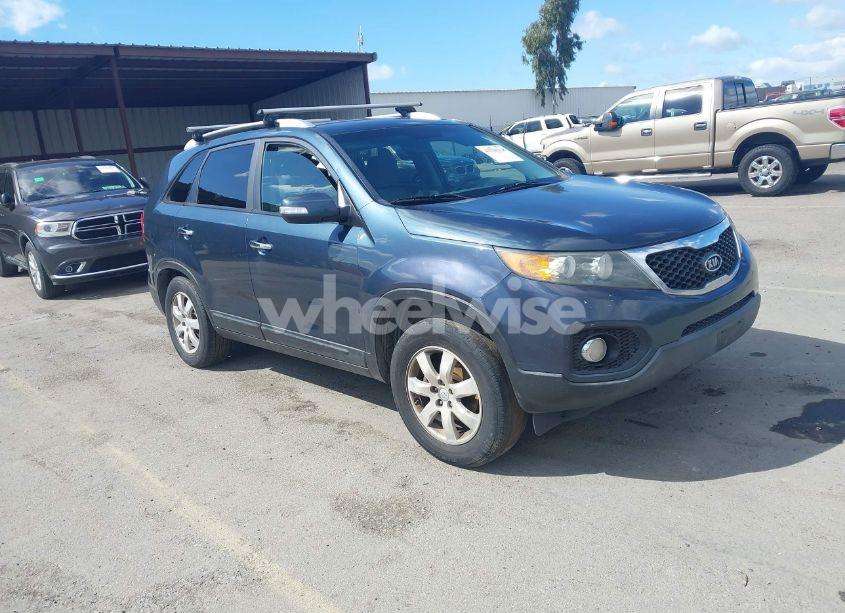 2011 Kia Sorento LX (VIN 5XYKT4A13BG036454) main photo