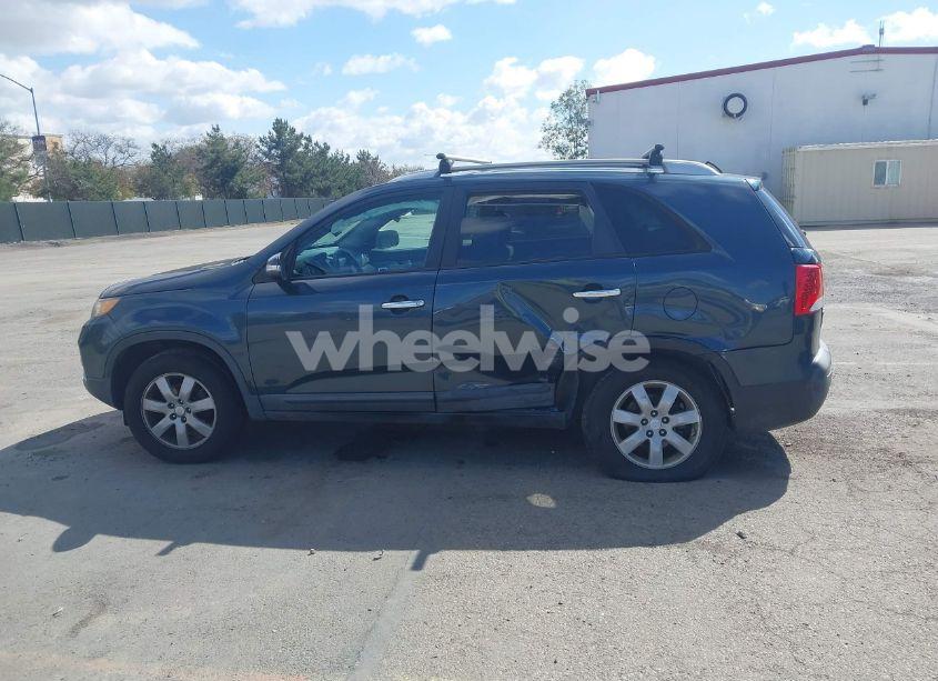 Photo 14 of 2011 Kia Sorento LX (VIN 5XYKT4A13BG036454)