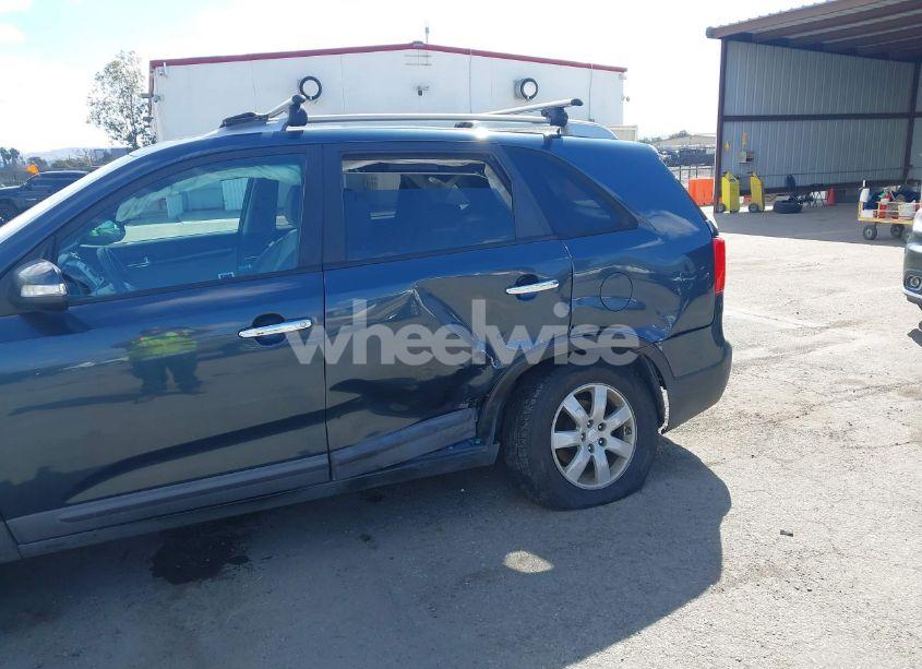 Photo 6 of 2011 Kia Sorento LX (VIN 5XYKT4A13BG036454)