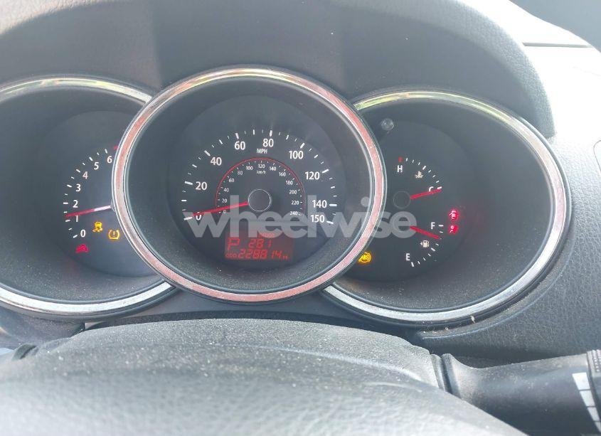 Photo 7 of 2011 Kia Sorento LX (VIN 5XYKT4A13BG036454)