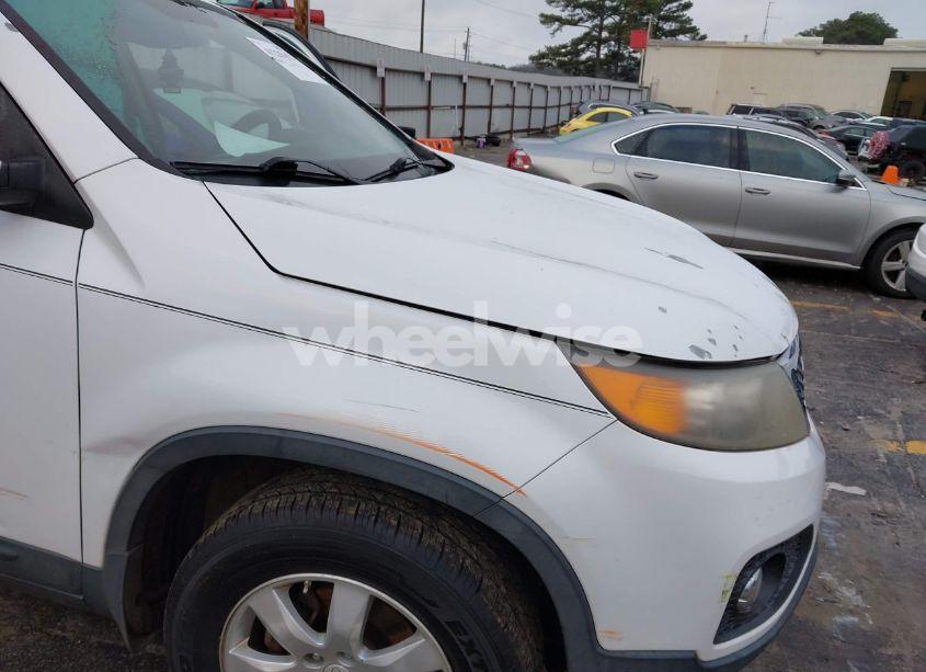 Photo 13 of 2011 Kia Sorento LX (VIN 5XYKT4A13BG098372)