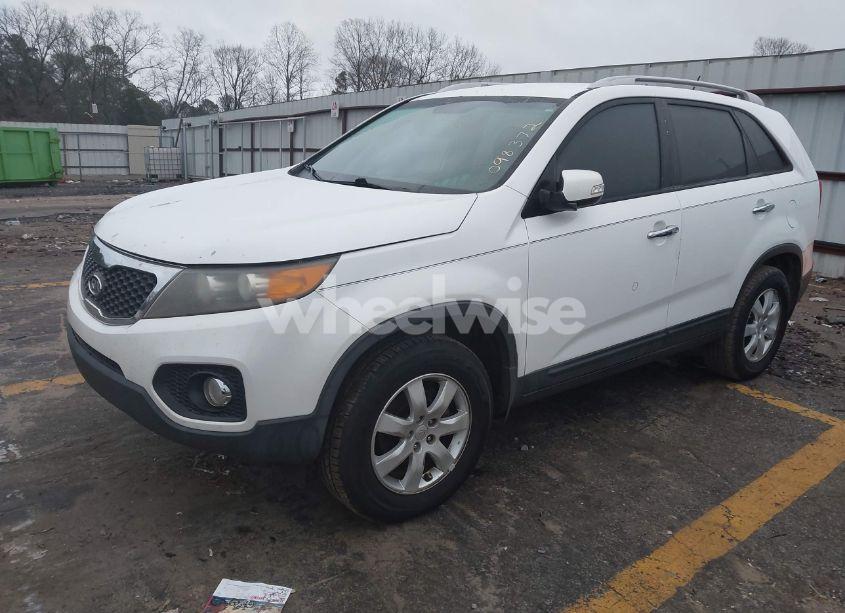 Photo 2 of 2011 Kia Sorento LX (VIN 5XYKT4A13BG098372)