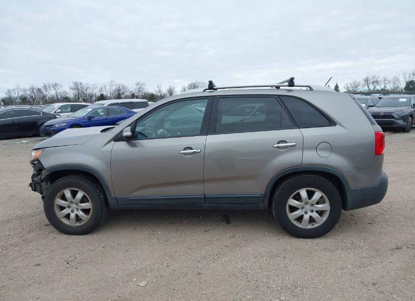 Photo 14 of 2011 Kia Sorento LX (VIN 5XYKT4A13BG157727)