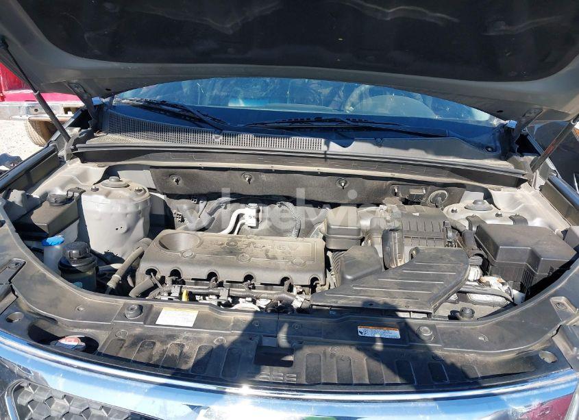 Photo 10 of 2011 Kia Sorento LX (VIN 5XYKT4A13BG159218)