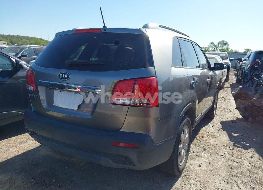 Photo 4 of 2011 Kia Sorento LX (VIN 5XYKT4A13BG159218)