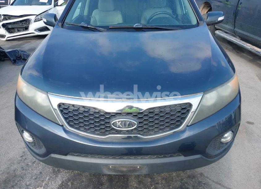 Photo 6 of 2011 Kia Sorento LX (VIN 5XYKT4A13BG186953)