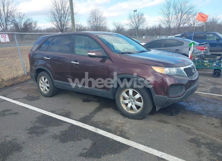 2012 Kia Sorento LX (VIN 5XYKT4A13CG298427) main photo