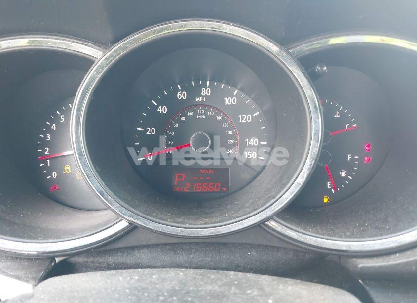 Photo 7 of 2011 Kia Sorento LX (VIN 5XYKT4A14BG074310)