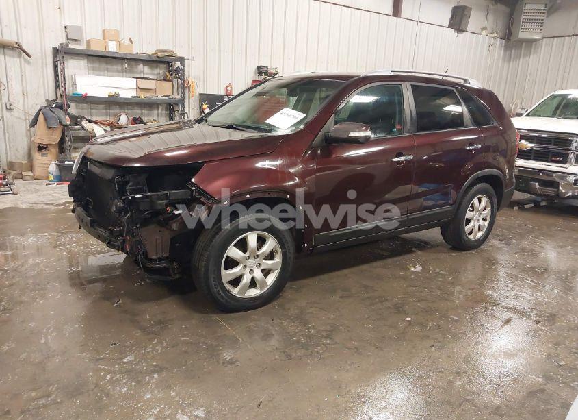Photo 2 of 2011 Kia Sorento LX (VIN 5XYKT4A14BG116815)