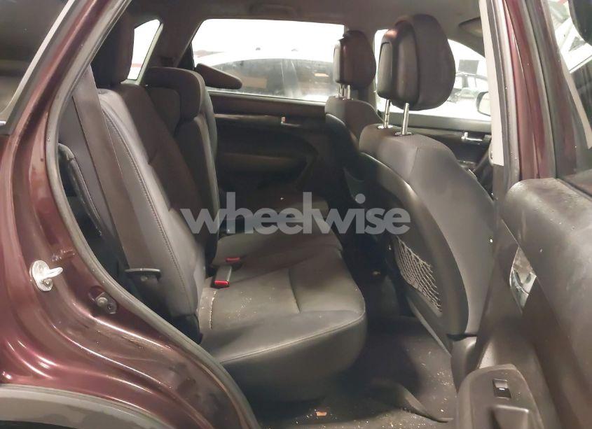 Photo 8 of 2011 Kia Sorento LX (VIN 5XYKT4A14BG116815)