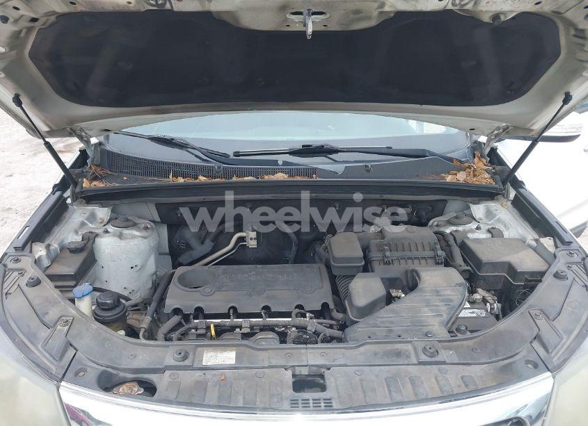 Photo 10 of 2011 Kia Sorento LX (VIN 5XYKT4A14BG125773)