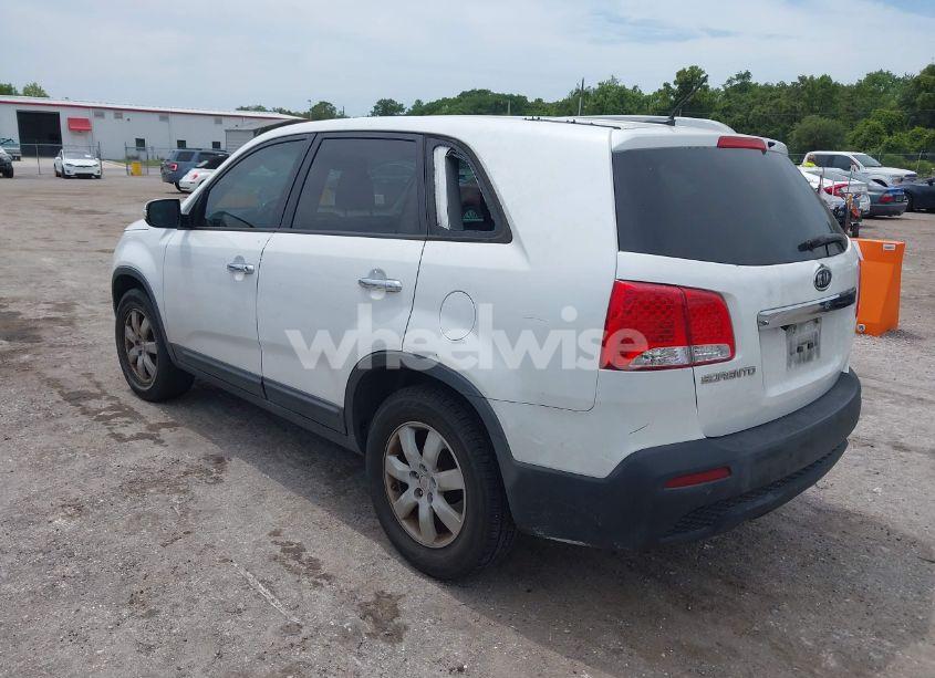Photo 3 of 2011 Kia Sorento LX (VIN 5XYKT4A14BG125773)